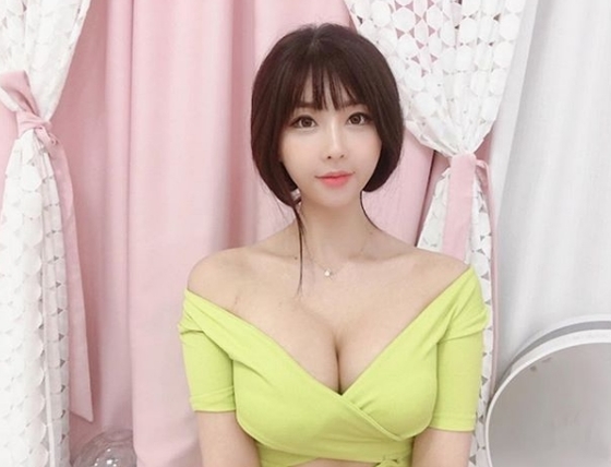 [인방]아프리카TV BJ김빙빙, 아찔한 몸매 자랑 ‘화제’