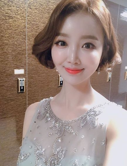 [#별별샷]‘완판녀’ 쇼호스트 오하나, 눈부신 꽃 미모 화제