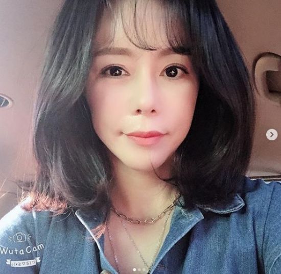[#별별샷]배우 신이, 빛나는 미모 자랑하는 셀카 화제