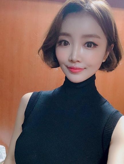쇼호스트 오하나, 청순 비주얼 자랑하는 셀카샷