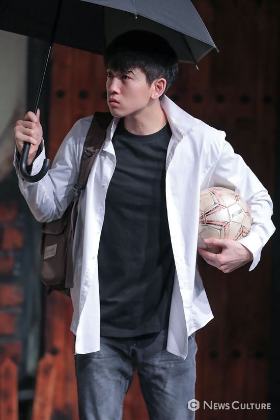 [NC포토]'사랑해 엄마' 류필립, 엄마의 낡은 우산