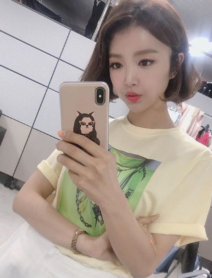 쇼호스트 오하나, 거울 셀카 사진으로 ‘남심 올킬각’