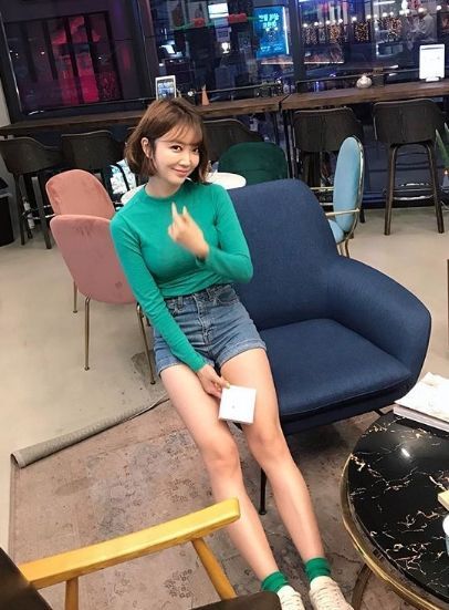 쇼호스트 오하나, 무결점 각선미 ‘남심 강탈’ 