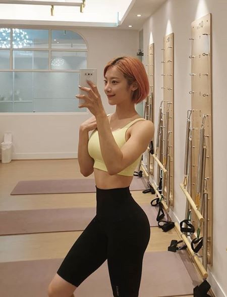 애플힙 심으뜸, 눈부신 몸선 자랑한 셀카로 시선 집중