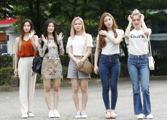 있지(ITZY), 새벽부터 상큼함 폭발…뮤뱅 출근길(NC화보)