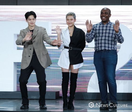 [NC포토] 초미의 관심사 남연우 감독·치타·테리스 브라운,덩실덩실 손인사
