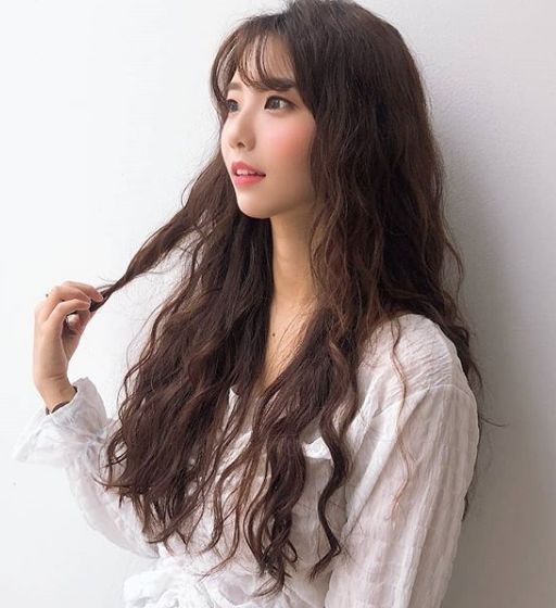 유튜버 꿀꿀선아, 걸그룹도 울고 갈 완벽한 꽃 비주얼
