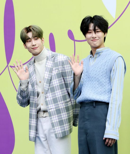 엑스원 한승우·조승연, 패션위크 홀린 2人2色 소년미(NC화보)