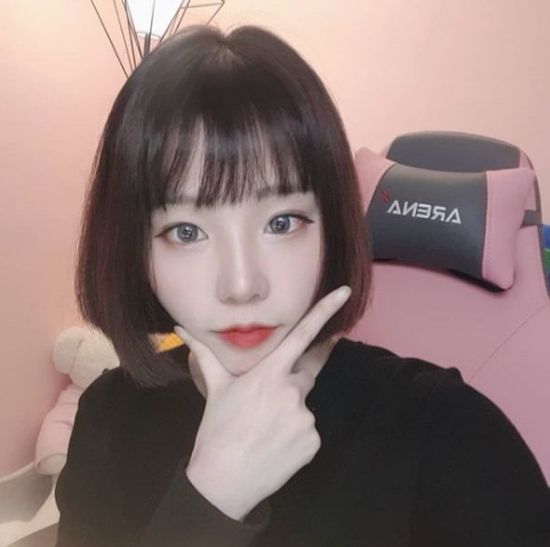 BJ수미, 풀 메이크업을 뽐낸 꽃 미모 ‘여신 강림’