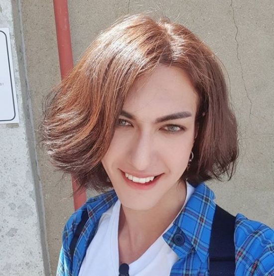 드럼좌 빅터, 치명적인 미소에 여심 두근두근