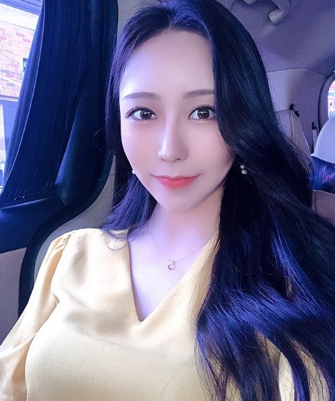 반하나, 셀카 오랜만 인형 비주얼 눈길
