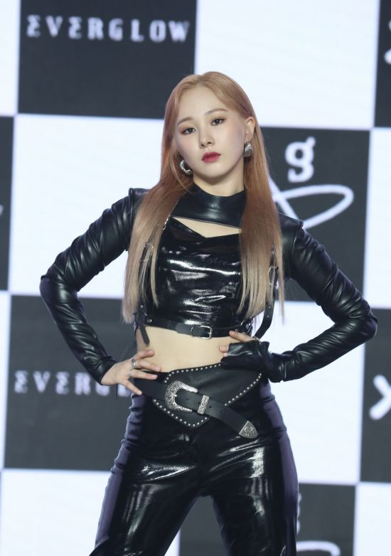 [NC포토] 에버글로우 미아, 나른한 고혹미 (라 디 다 쇼케이스)