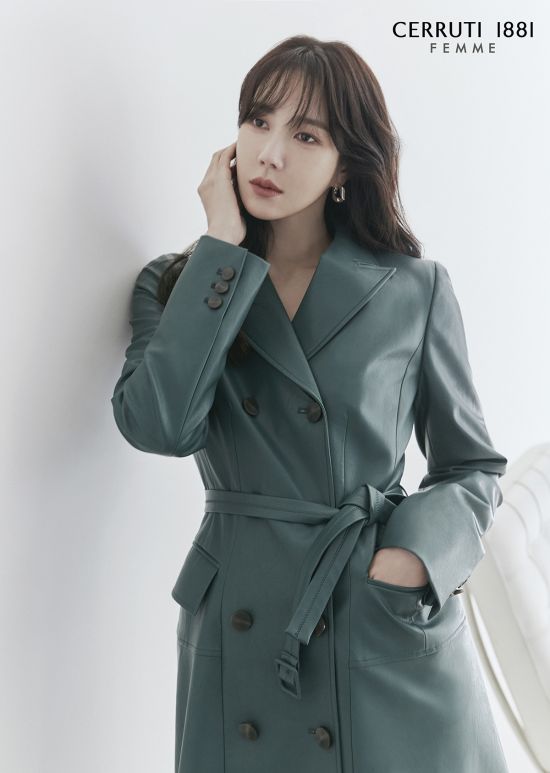 이지아, 심수련 보는듯한 슈트 패션(화보)