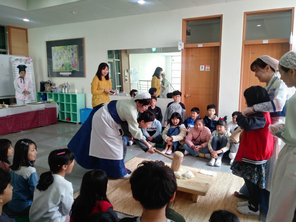 북대구초, 비석치고 떡메치고…민속놀이에 풍덩