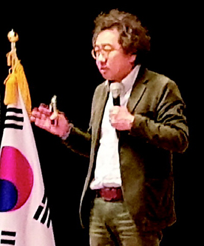 행복은 거창한 것이 아닌 감탄의 자세 필요
