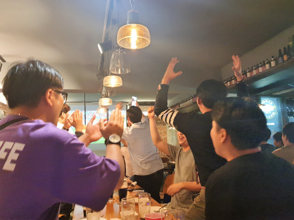 월드컵 열기에 치킨·호프집 신바람