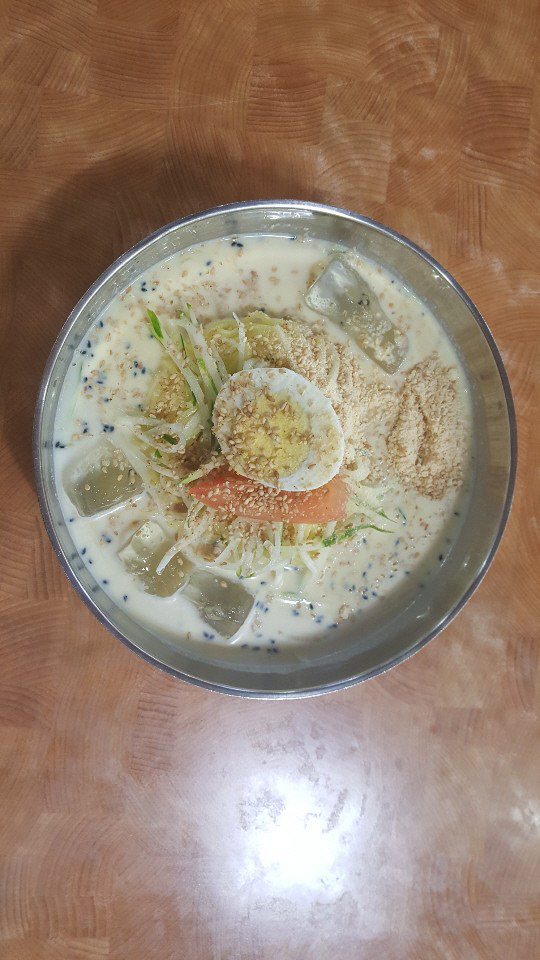 비 오는 날 칼국수·빈대떡 환상조합