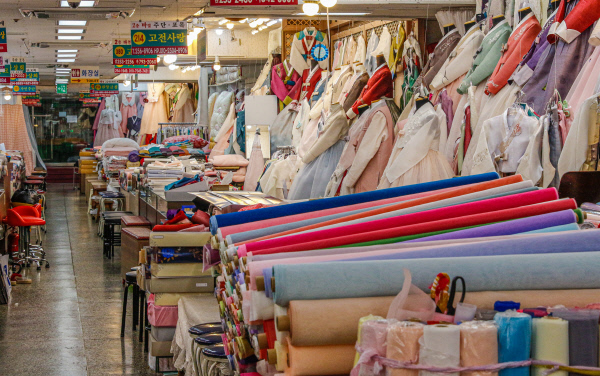 비대면 늘자 상인들 한숨도 늘어…과수농 시름도 깊어져