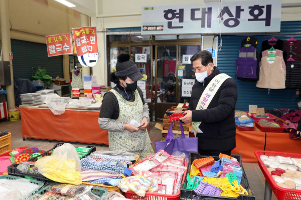 상주시의회, 설 앞두고 기관·전통시장 방문