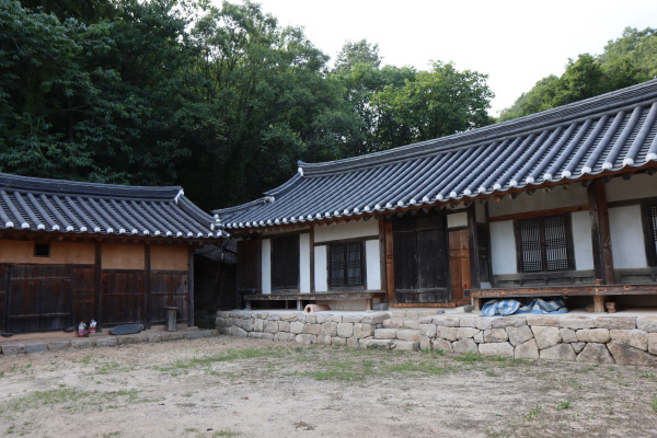 [의성 윤이실마을] 미래 세대 위해 번거로워도 친환경 농법 고집
