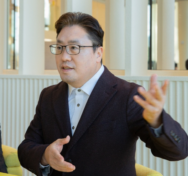(주)케이엠씨 이대우 대표이사 기존 바이어 발굴과 한 차원 다른, 능동적으로 맞춤형 마케팅 실행