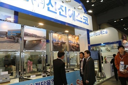 <국제금형전 현장 가보니> 특수강 소재부터 가공기계 완제품의 경연장