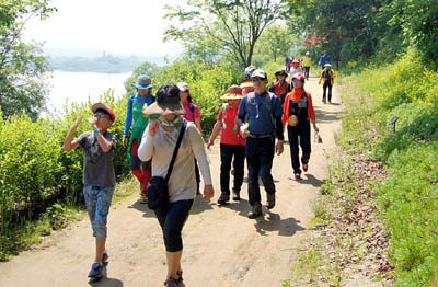 쌀쌀한 가을 탄산온천서 몸과 마음 녹이세요