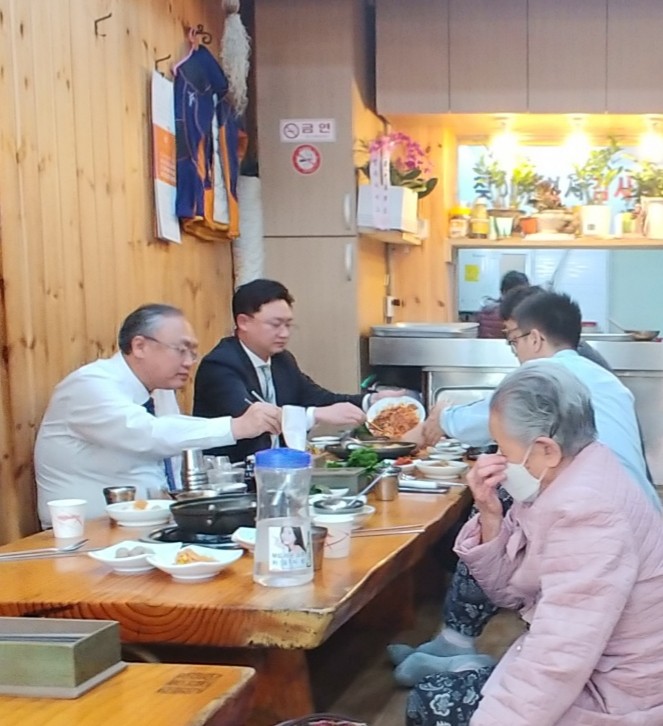 조상호 세종부시장, 코로나19 피해식당 돕기