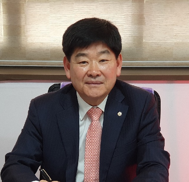 지역민과 밀접한 소식 전하기·기획에 집중해야