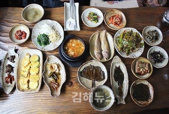 집밥 같은 한상…울 엄마가 생각나요
