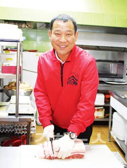 지글지글 참숯불에 익어가는 뒷통살… 보고만 있어도 침이 꼴깍