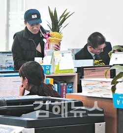 친목단체 등서 보낸 저가 화분·난 대부분