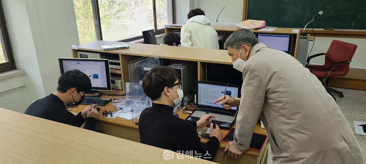 [지역대학이 힘이다] 창원대학교 정보통신공학과 - 20여년 전부터 융합교육… 지역 IT분야 인재 산실