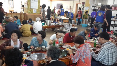 진주 망경식육식당, 사랑의 점심 나눔 훈훈