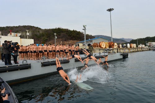 해군 해난구조대 혹한기 훈련 구조작전태세 담금질