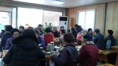양산 문화식당, 어르신 식사 대접