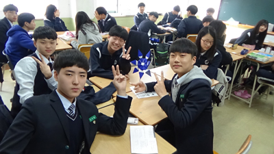 꿈은 소통의 바람 타고…  김해삼문고 행사