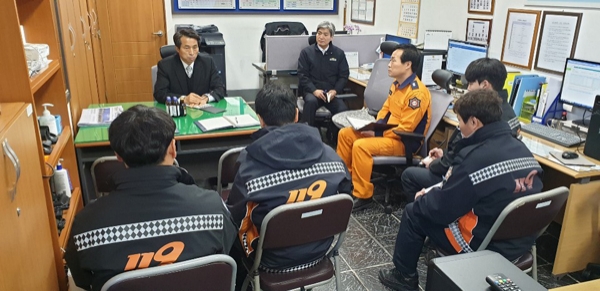 마산소방서장， 전 119안전센터 찾아 새해 인사