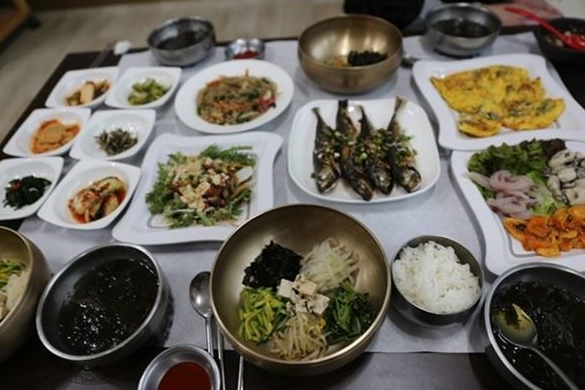 통영 맛집 지도 필수 코스 통영밥상갯벌 주말나들이객들로 붐벼