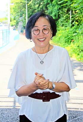 보물섬 남해 출향 예술인 손에서 피어난 해바라기의 숨결