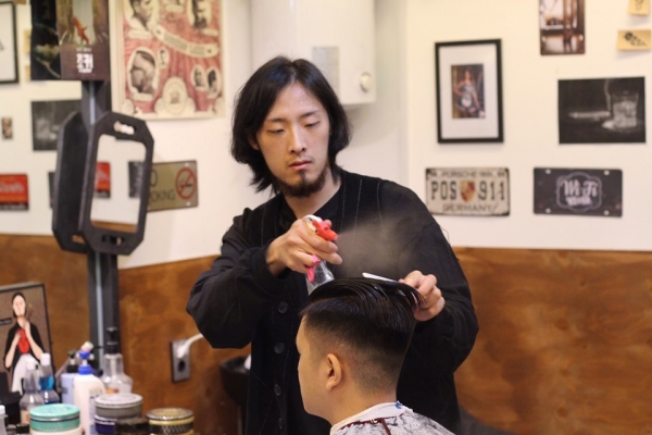 레드폴바버샵 수원점의 워커 바버, 바버문화를 알려와