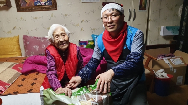 이엠컴퍼니, 창신동 천막촌 사랑의 쌀 연탄나누기 봉사 실시