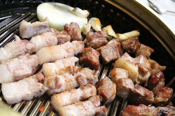 관악, 봉천동 지역의 고기 맛집 판도를 바꾼 신도세기, 눈길