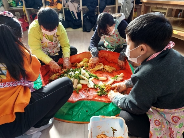 `내 친구가 준 사랑 김치` 우리 우정도 맛있을 거예요