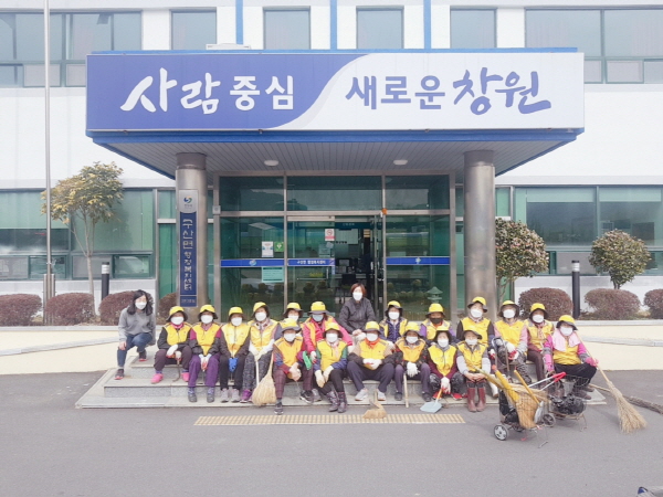 창원시 구산면 노인자원봉사클럽 환경정비활동