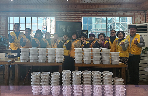 하동군 진교면적십자봉사회， 곰탕 나눔 행사