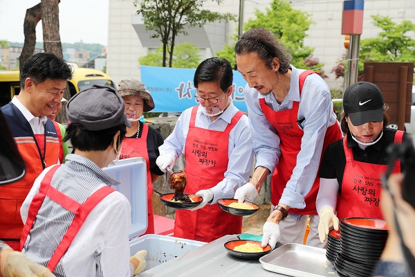 양승조 지사, 당진서 사랑의 짜장면 나눔행사 참여