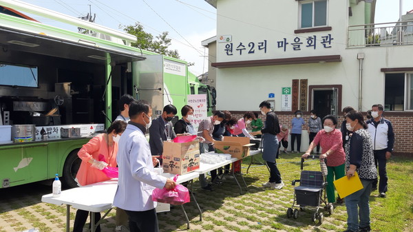 서천군노인복지관, 장항읍 원수2리 행복밥차 지원