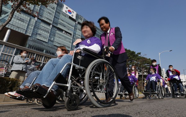 직업재활시설 근로 장애인 저임금에 부담 가중… 안정적 지원 판로 마련해야