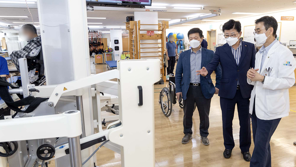[포토] 대전웰니스병원에 최충규 대덕구청장 방문